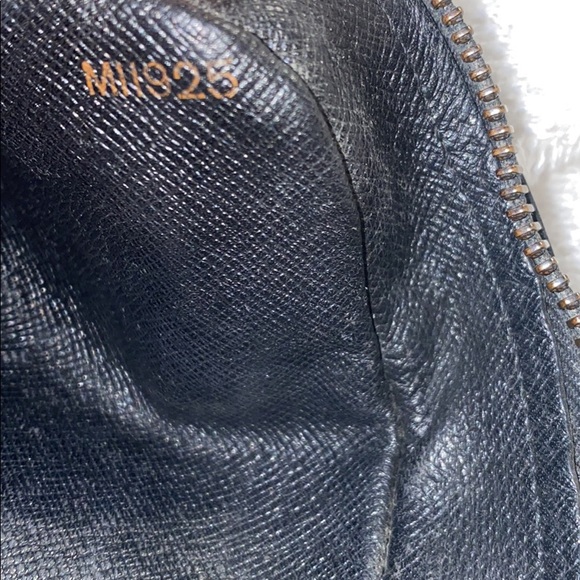 Authentic Louis Vuitton Trocadero Crossbody - Picture 7 of 8